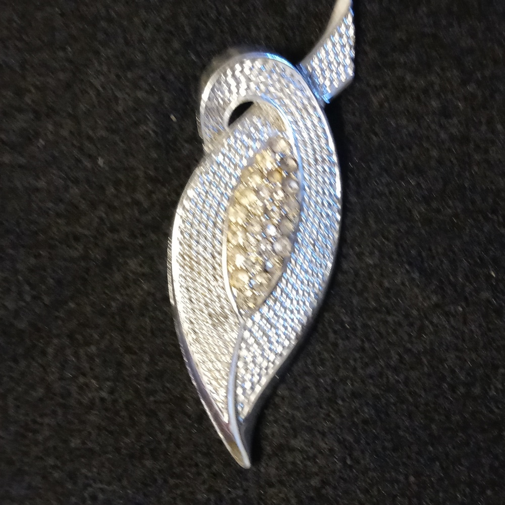 Brooch - Picture 2 of 4